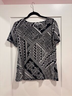 Black & White Paisley Short-Sleeve Blouse